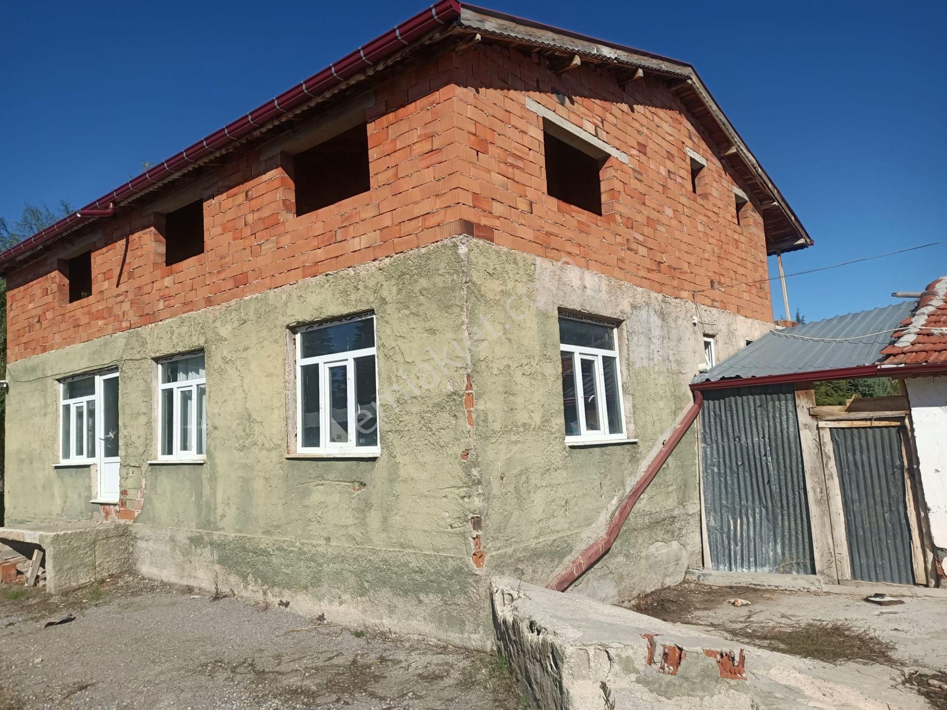 Çavdar Emlak'tan Satılık Ahırlı Müstakil İki Katlı Ev - Görsel 5