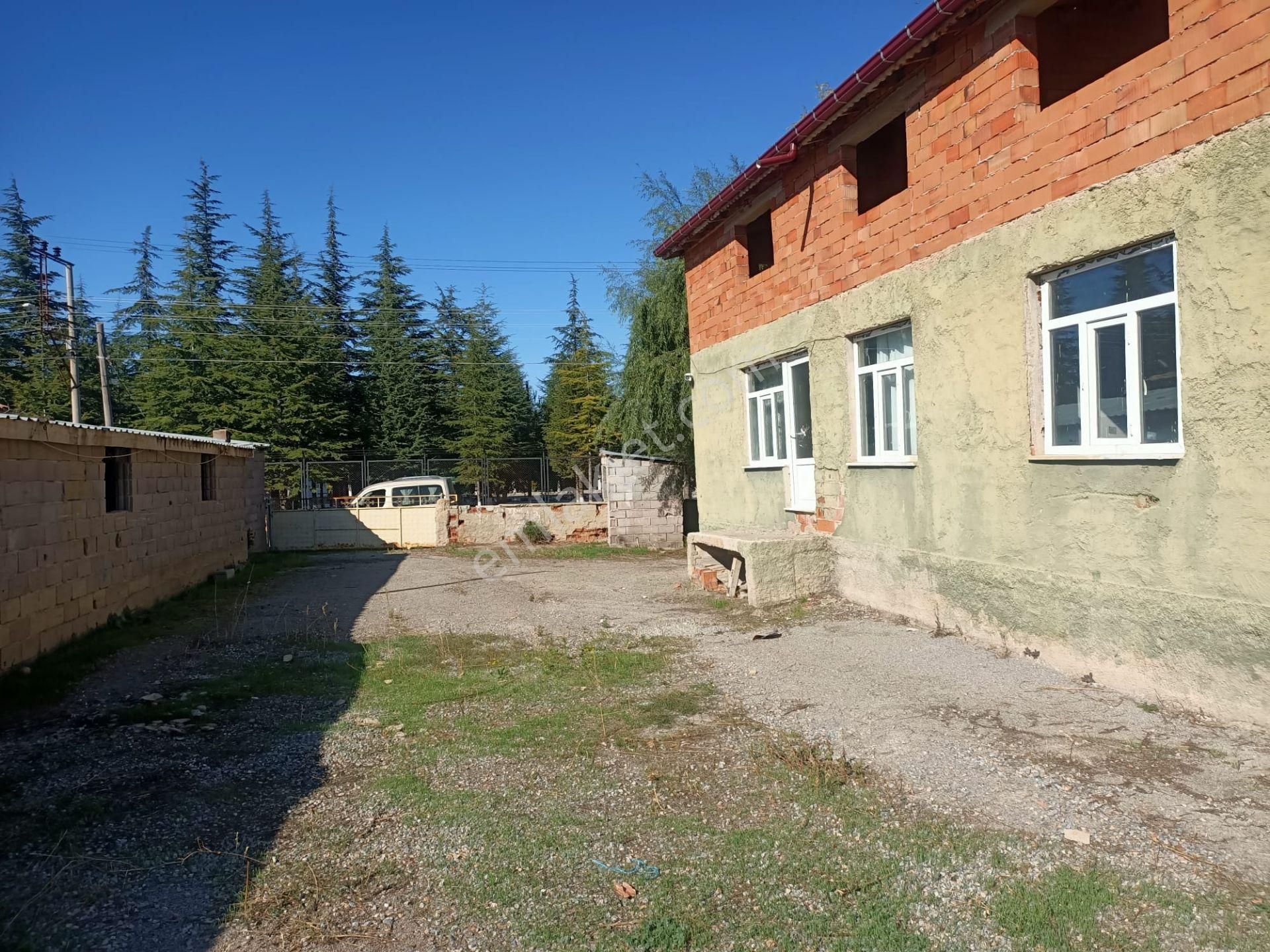 Çavdar Emlak'tan Satılık Ahırlı Müstakil İki Katlı Ev - Görsel 2