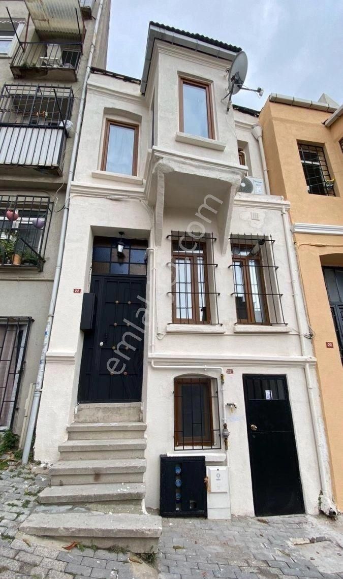 Şişli İnönü Kiralık Daire Taksim Elmadağ'da (1+0) Stüdyo Kiralık Daire