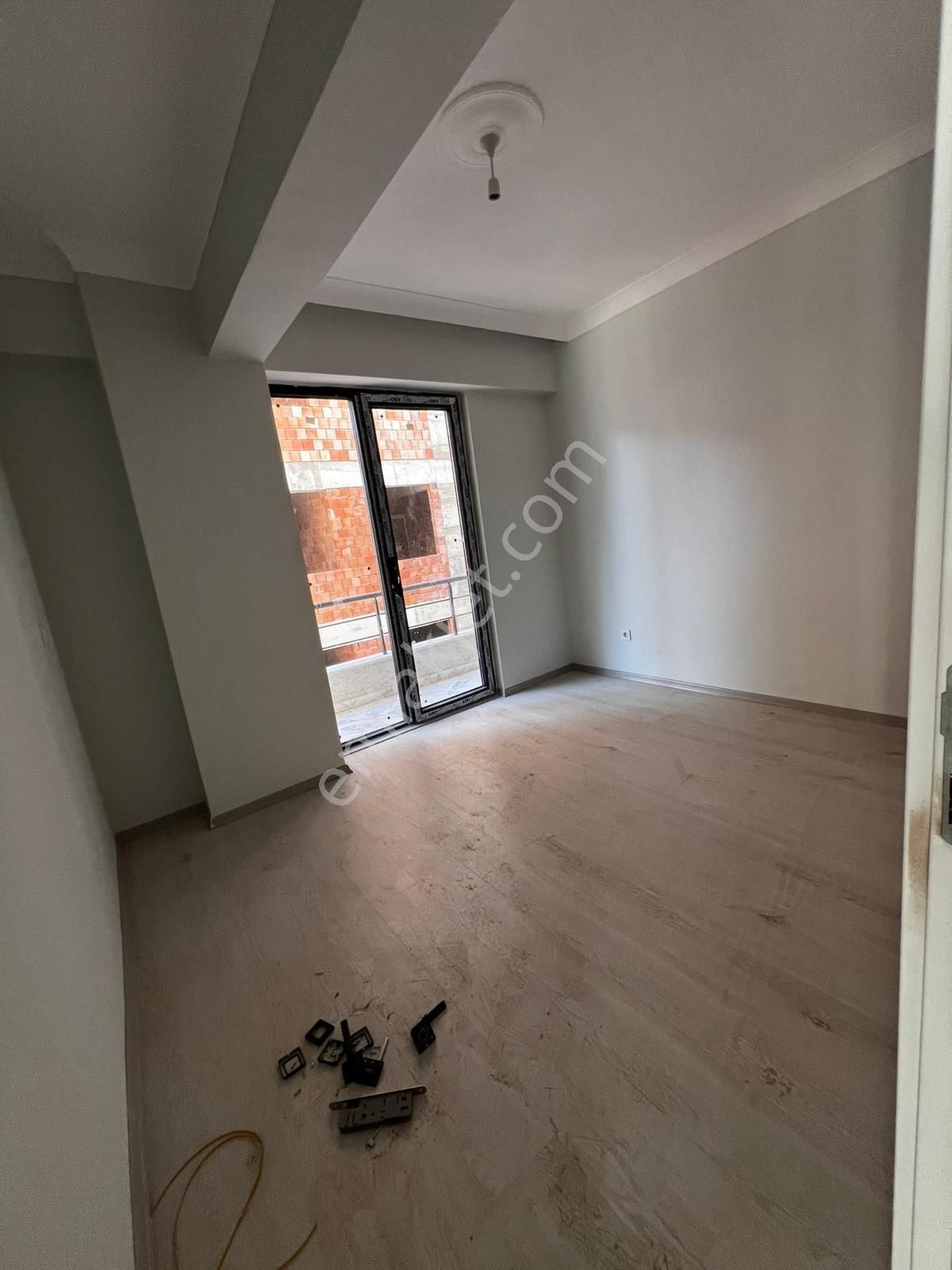 Alya Emlaktan Satılık Daire Yenı Bına - Görsel 6