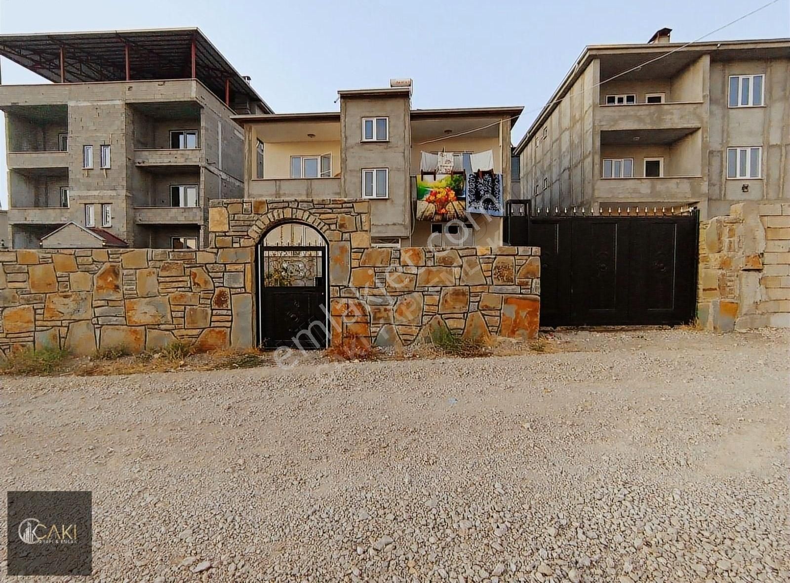 Tuşba Kalecik Satılık Müstakil Ev ÇAKI YAPI EMLAK'TAN SATILIK 2 KATLI MÜSTAKİL EV