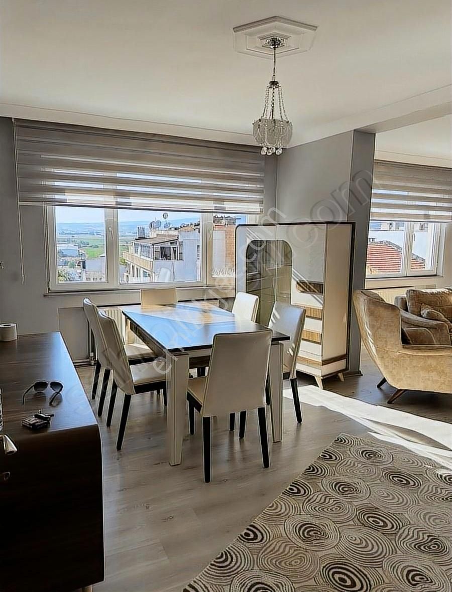 Karacabey Tabaklar Satılık Daire KARACABEY MERKEZ DE SATILIK 165 M2 DAİRE (TAKAS OLABİLİR)