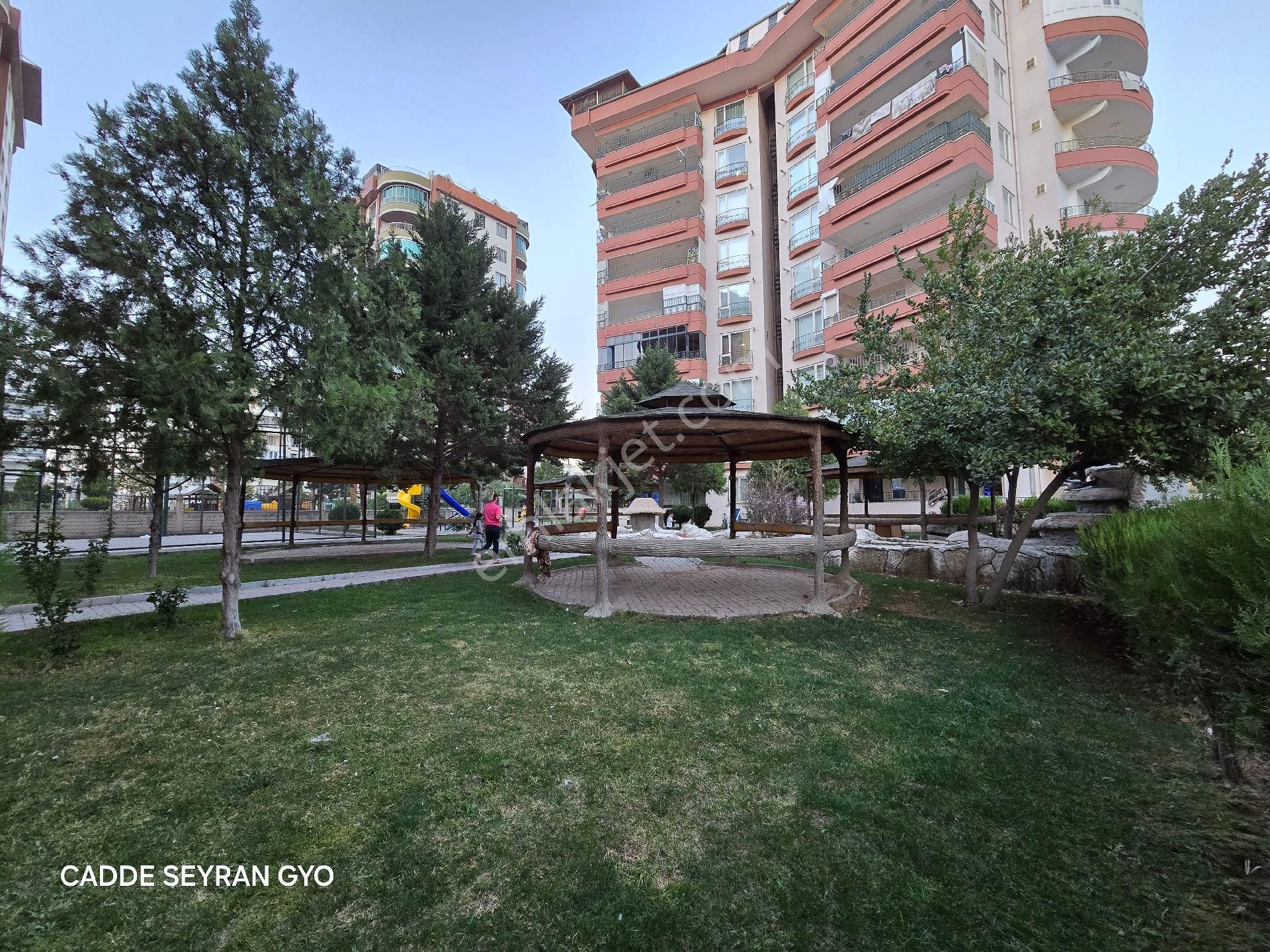 Karaköprü Akpıyar Satılık Daire CADDE SEYRAN'DAN SATILIK 5 ODALI 260M2 3 BALKON DİYARBAKIR YOLUNA İKİNCİ PARSEL