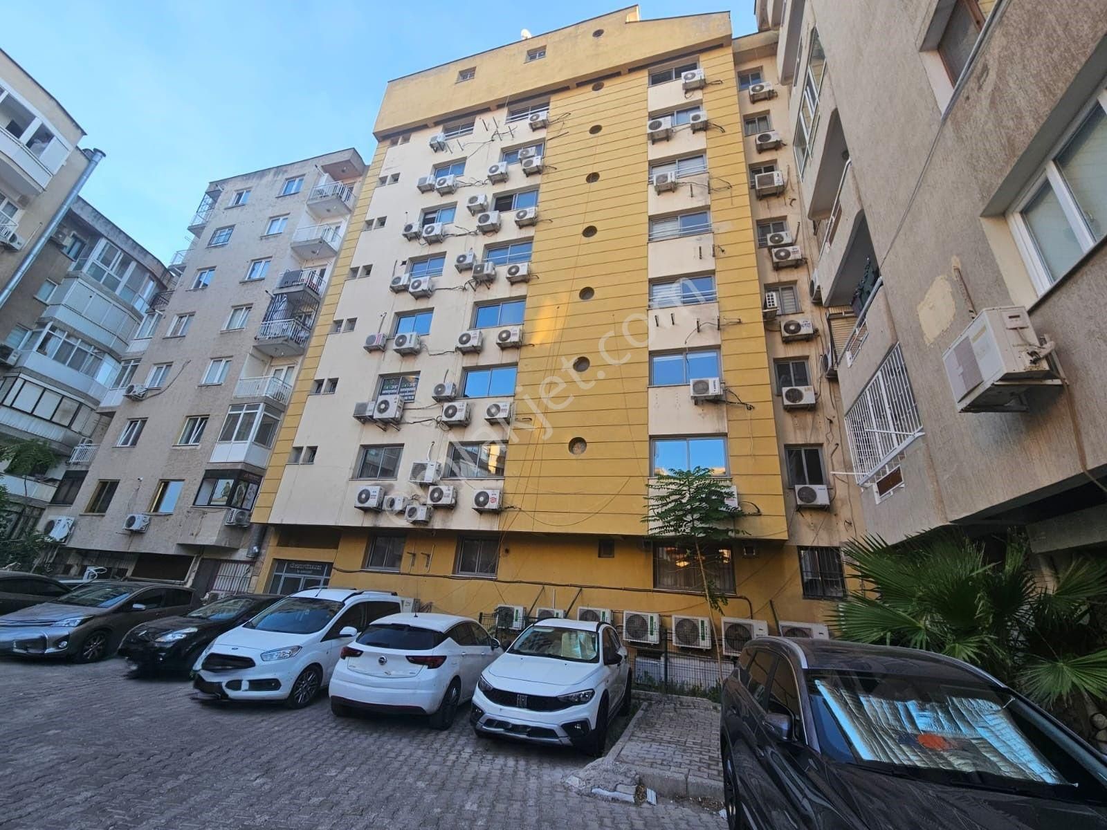 İzmir Bornova Satılık Büro Bornova Hükümet Konağı Yanı 1+0 40 M2 Satılık Ofis