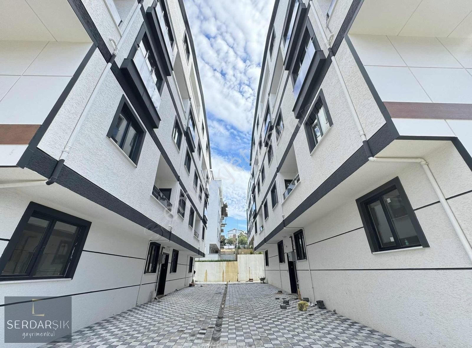 Darıca Bayramoğlu Satılık Daire *BAYRAMOĞLU MAHALLESİ BUTİK SİTE İÇİ 2+1 90M² ASANSÖRLÜ ARA KAT*