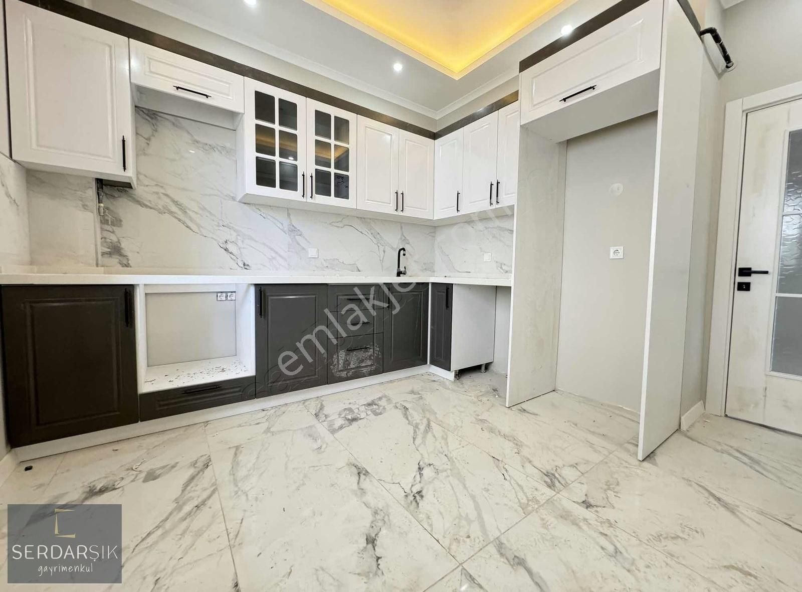 Darıca Bayramoğlu Satılık Daire *BAYRAMOĞLU MAHALLESİ SİTE İÇİ ASANSÖRLÜ 2+1 85M² LÜKS ARA KAT*!