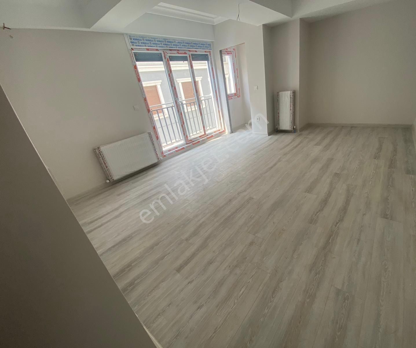 Maltepe İdealtepe Satılık Daire  İDEALTEPE IŞIKLARDA SIFIR ARA KAT 2+1 DAİRE 