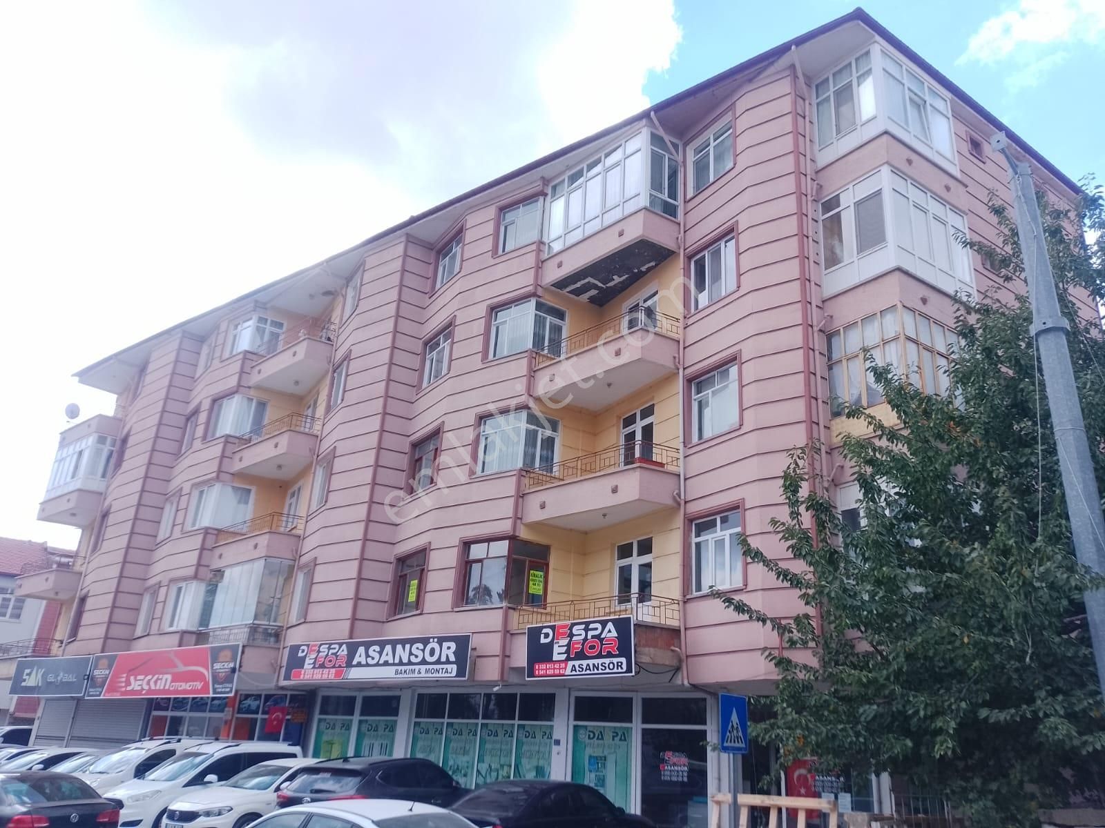 Akşehir Seyran Kiralık Daire AKÇAY EMLAK'TAN AKŞEHİR SELÇUKLU LİSESİ KARŞISINDA KİRALIK 3+1 DAİRE