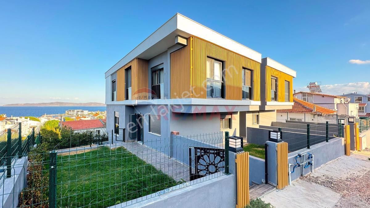 Karaburun Mordoğan Satılık Villa İzmir Karaburun Mordoğan da Deniz Manzaralı Havuzlu 3+2  Eşyalı Satılık Villa