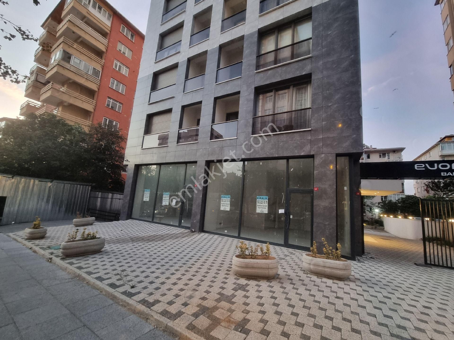 Kadıköy Sahrayı Cedit Kiralık Dükkan & Mağaza  KADIKÖY SAHRAYI CEDİD CADDE ÜZERİ 130 M2 KİRALIK DÜKKAN