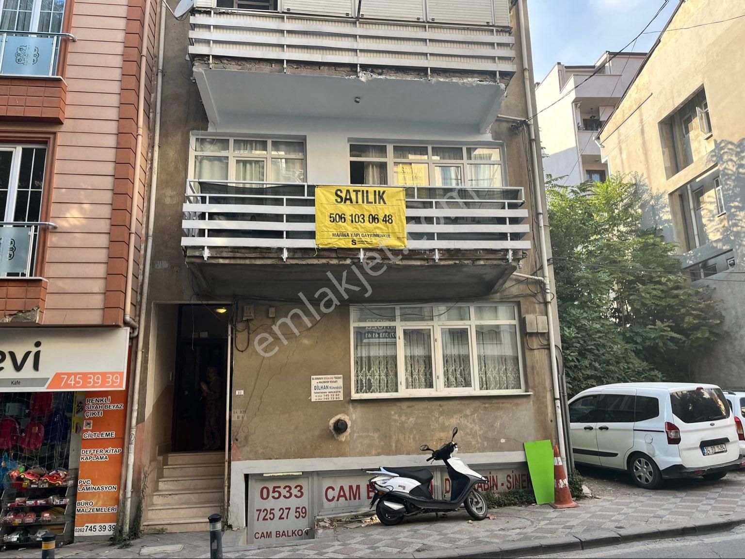 Darıca Zincirlikuyu Satılık Daire  DARICA MERKEZDE CADDE ÜZERİ SATILIK YATIRIMLIK 2+1 ARAKAT DAİRE