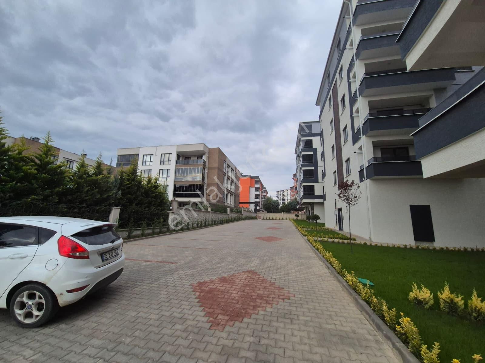 Roma' Dan Akhisar' Da Satılık Daireler - Görsel 3