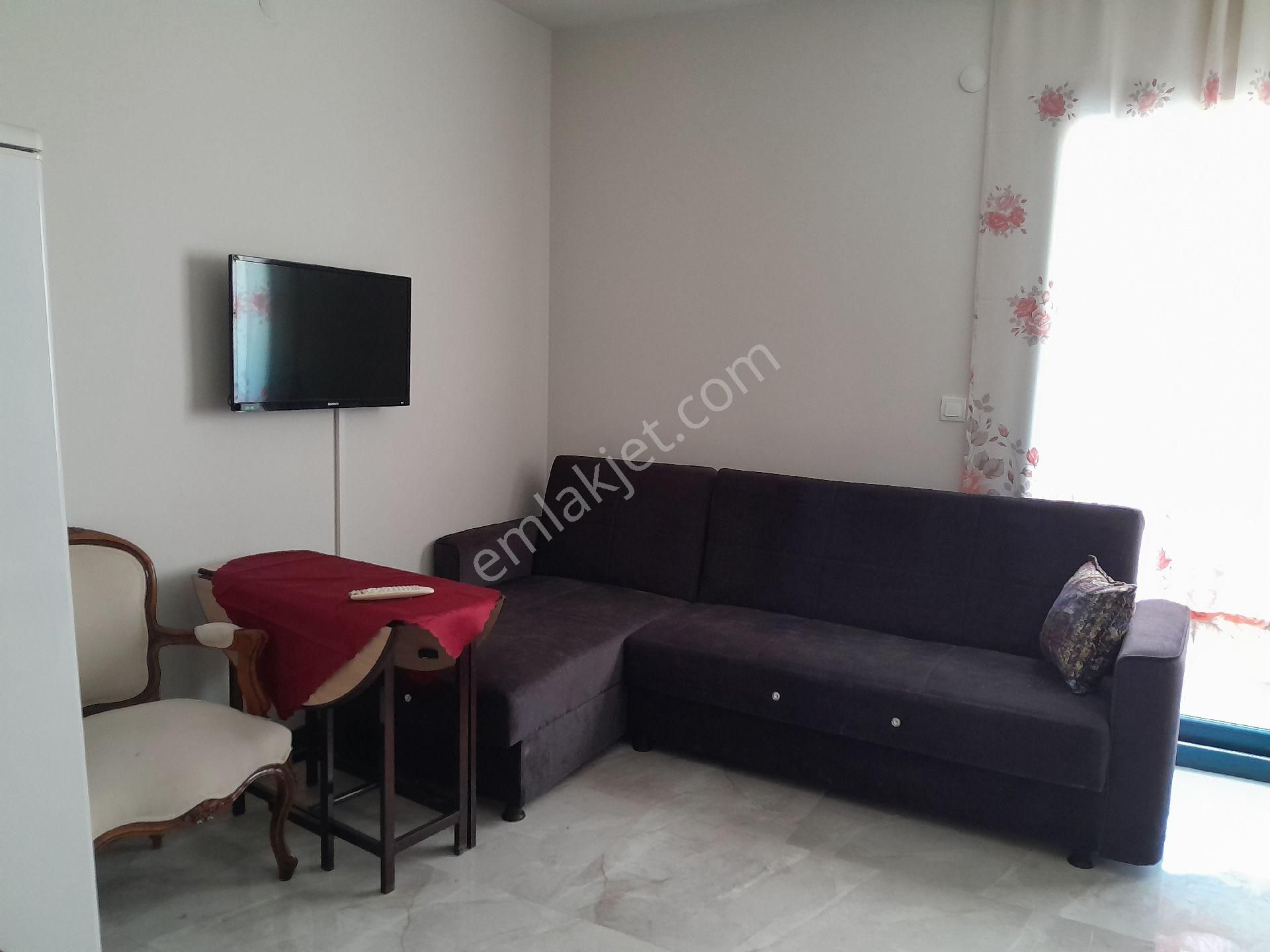 Çeşme Alaçatı Kiralık Daire Alaçatı Çarşı girişinde 1+1 Mobilyalı 1.kat