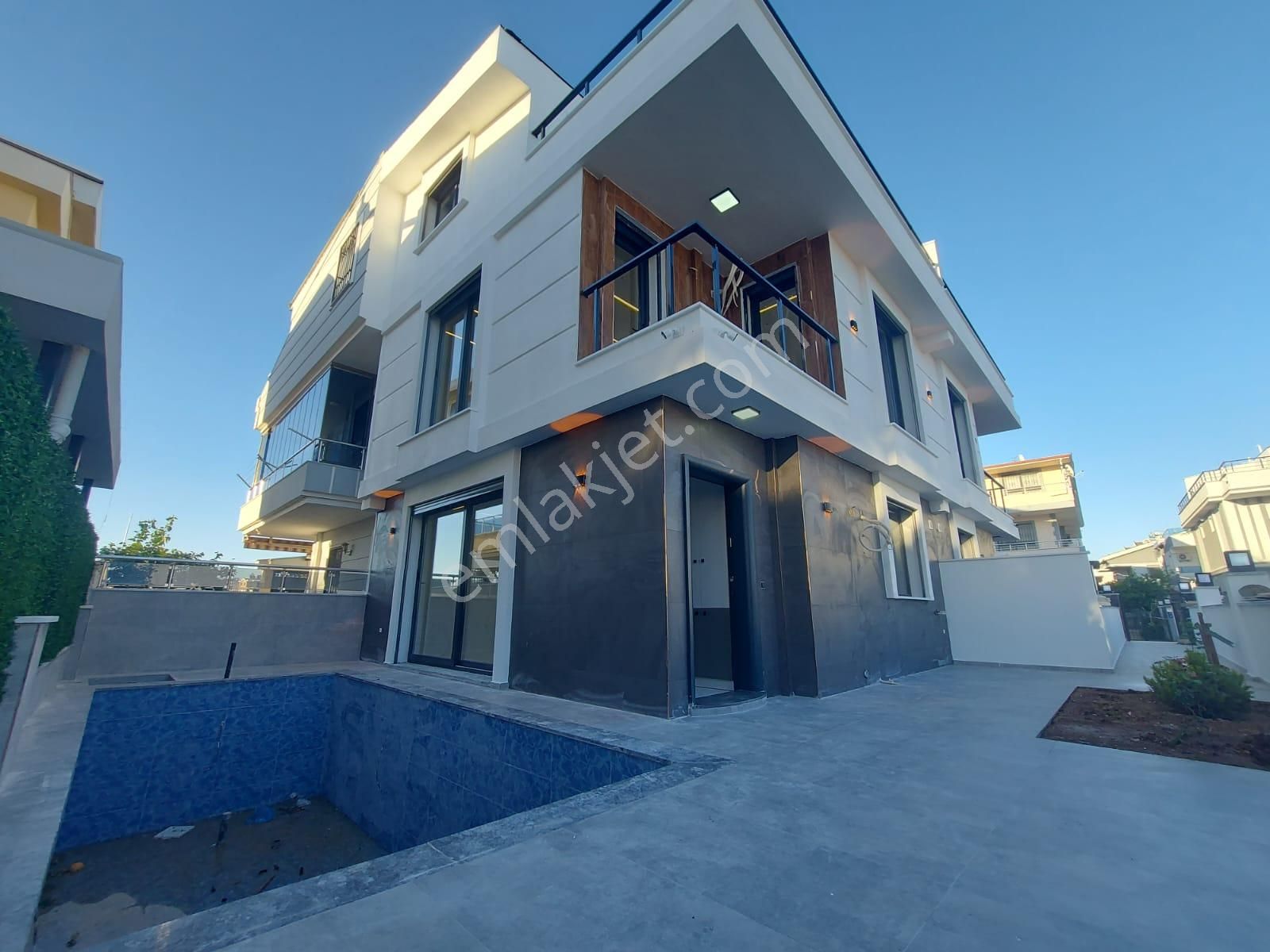 Didim Efeler Satılık Villa  AYDIN DİDİM EFELER MAH. 3+1 AÇIK MUTFAKLI HAVUZLU TERASLI İKİZ BİRLEŞİK VİLLAMIZ SATILIKTIR