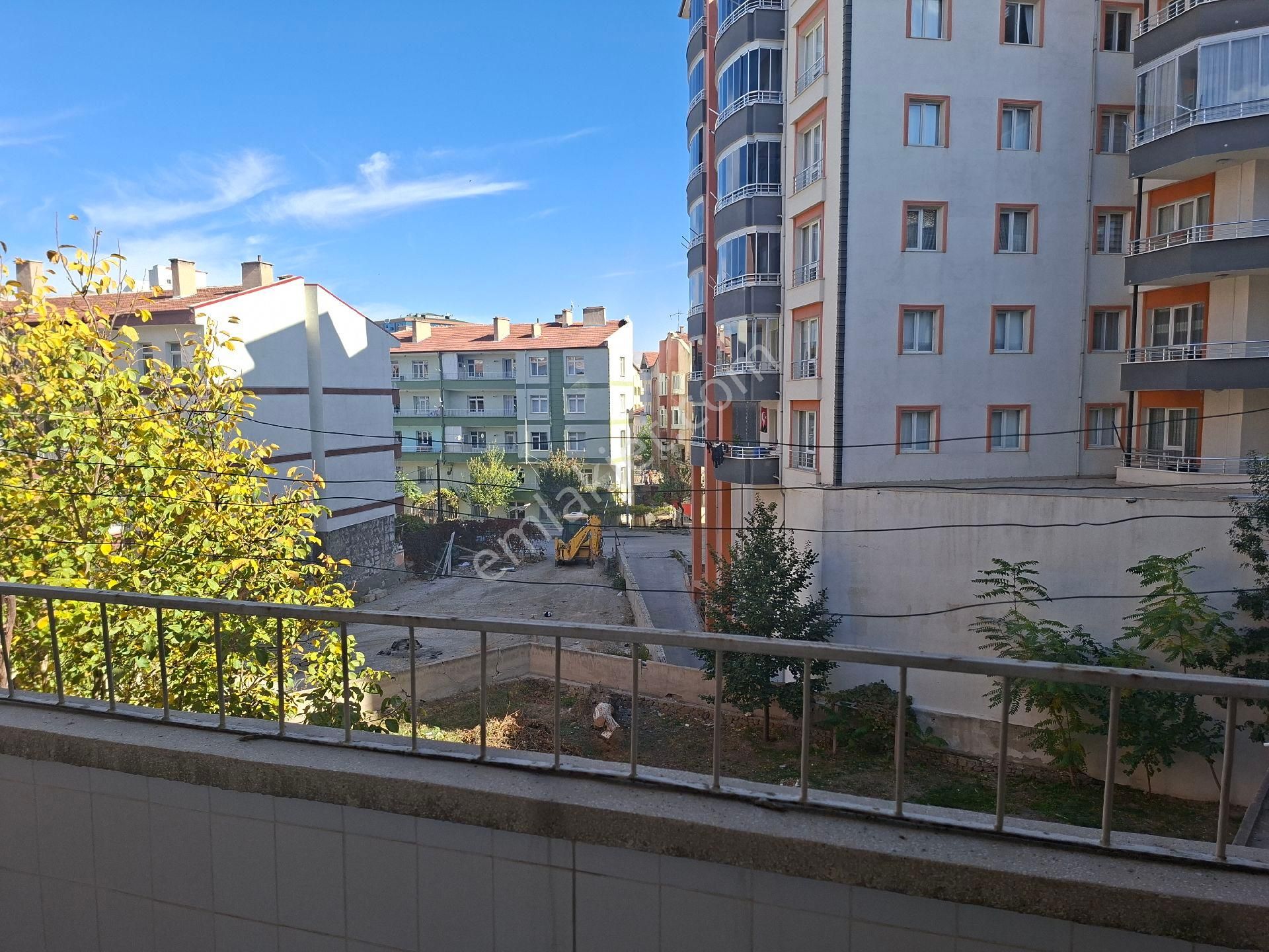 Çayır Mahallesi'nde Satılık 3+1 165 Metrekare Büyüklüğünde Geniş Daire - Görsel 32