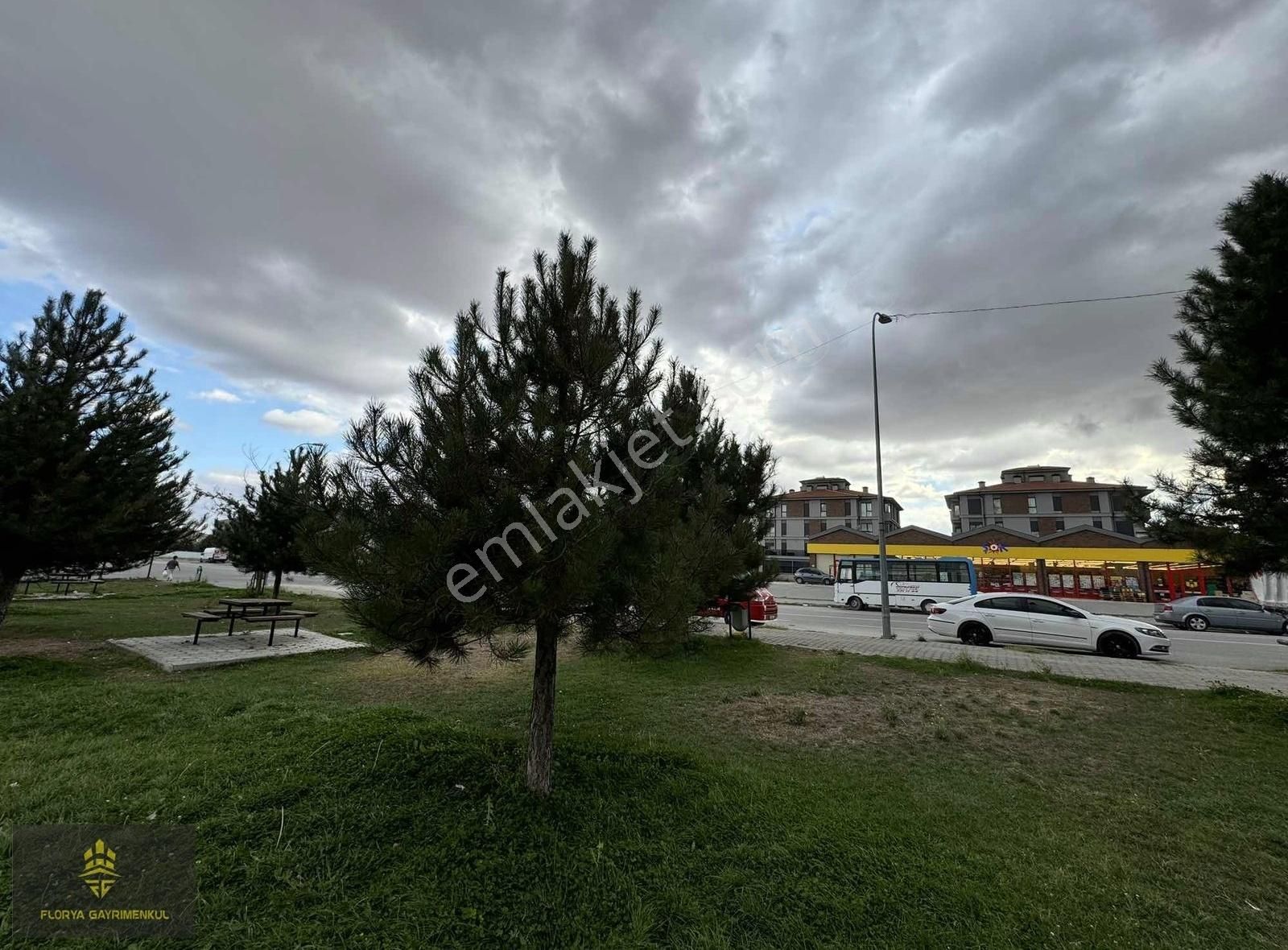 Tepebaşı Yaşamkent Satılık Daire CADDE ÜSTÜ ŞOK MARKET KARŞISI UYGUN FİYATLI