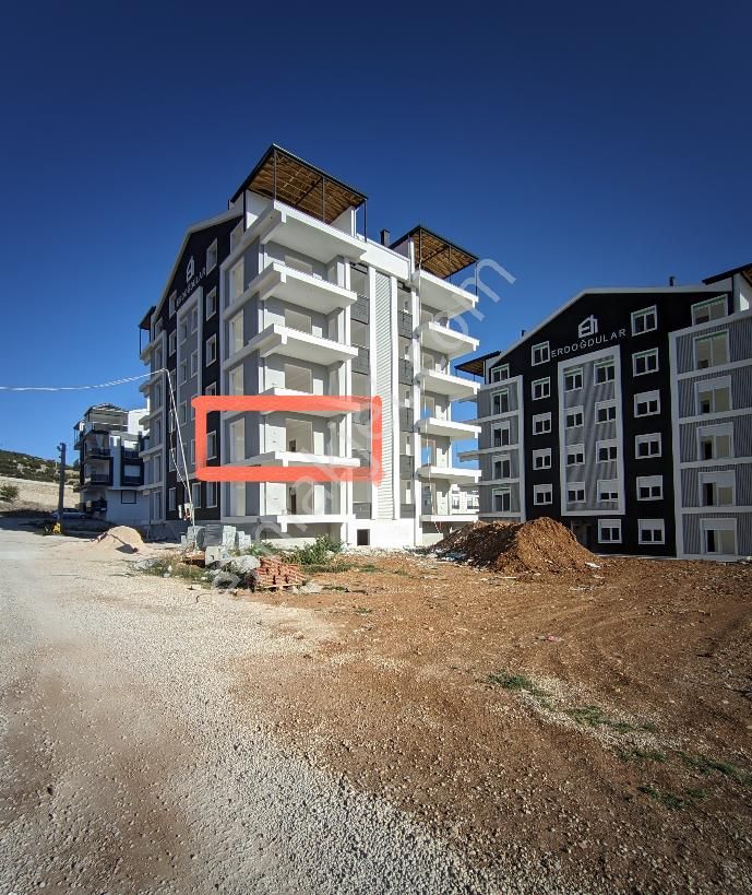 Korkuteli Yeni Satılık Daire KORKUTELİDE SAHİBİNDEN OTAGAR ARKASINDA SİTE İÇERİSİNDE 2+1 LÜX DAİRE