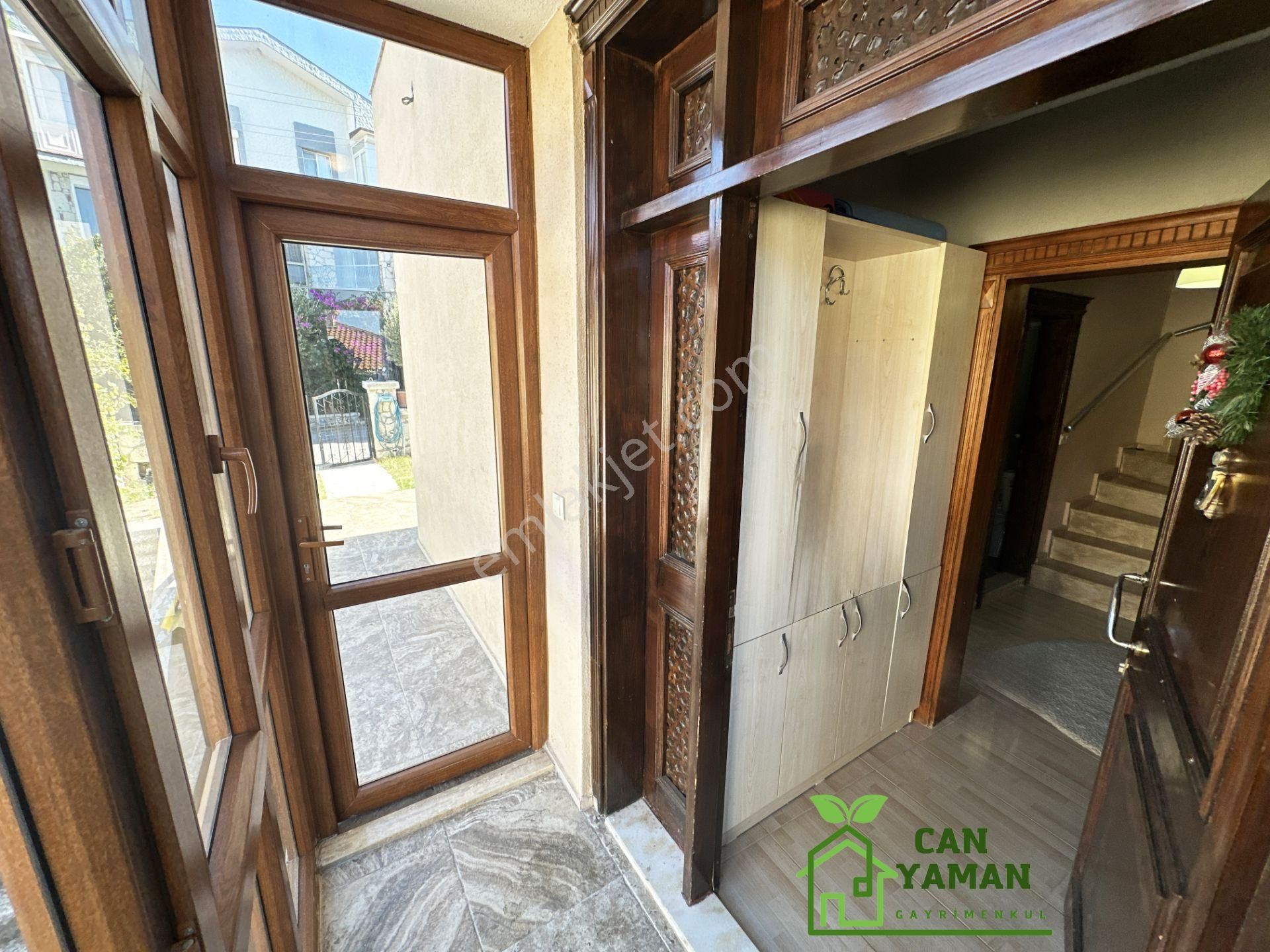 Çeşme Alaçatı Kiralık Villa Alaçatı'da Yıllık Kiralık Deniz Manzaralı Eşyalı Villa