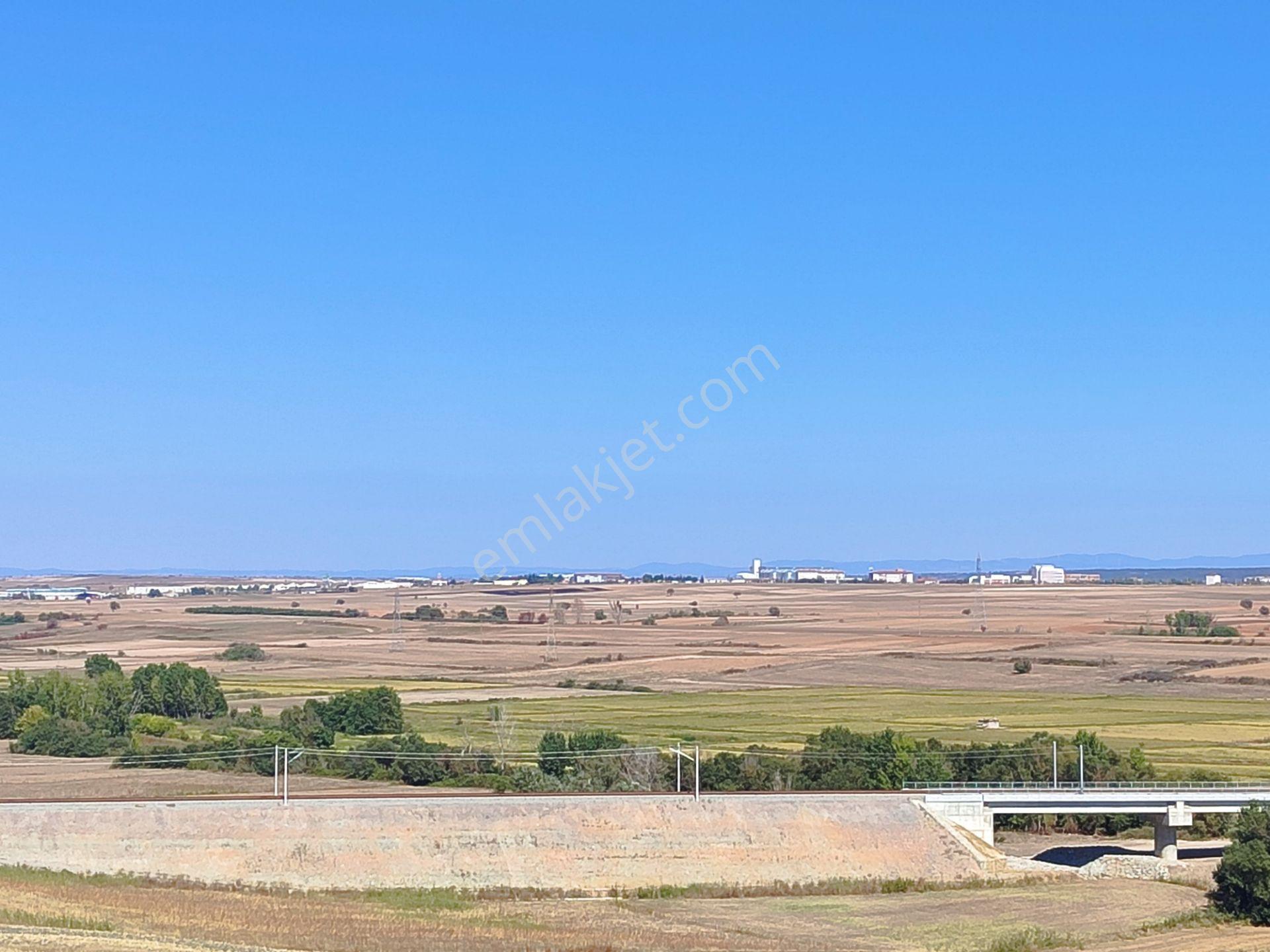 Babaeskide Hızlı Tren Hattına Yakın 260 M² Yerimiz Acil Satılık - Görsel 2