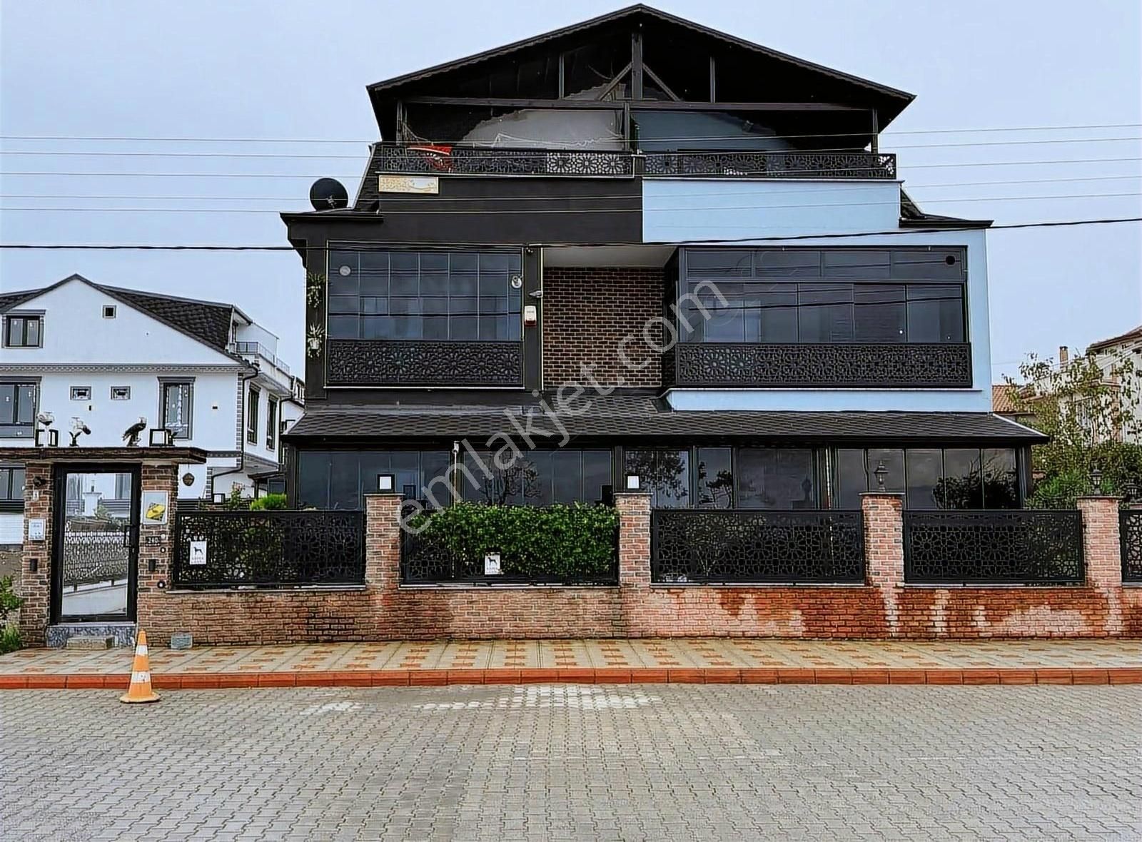 Kocaali Yayla Satılık Villa Yayla Mahalesi Satılık 3+1 Denize Sıfır Villa