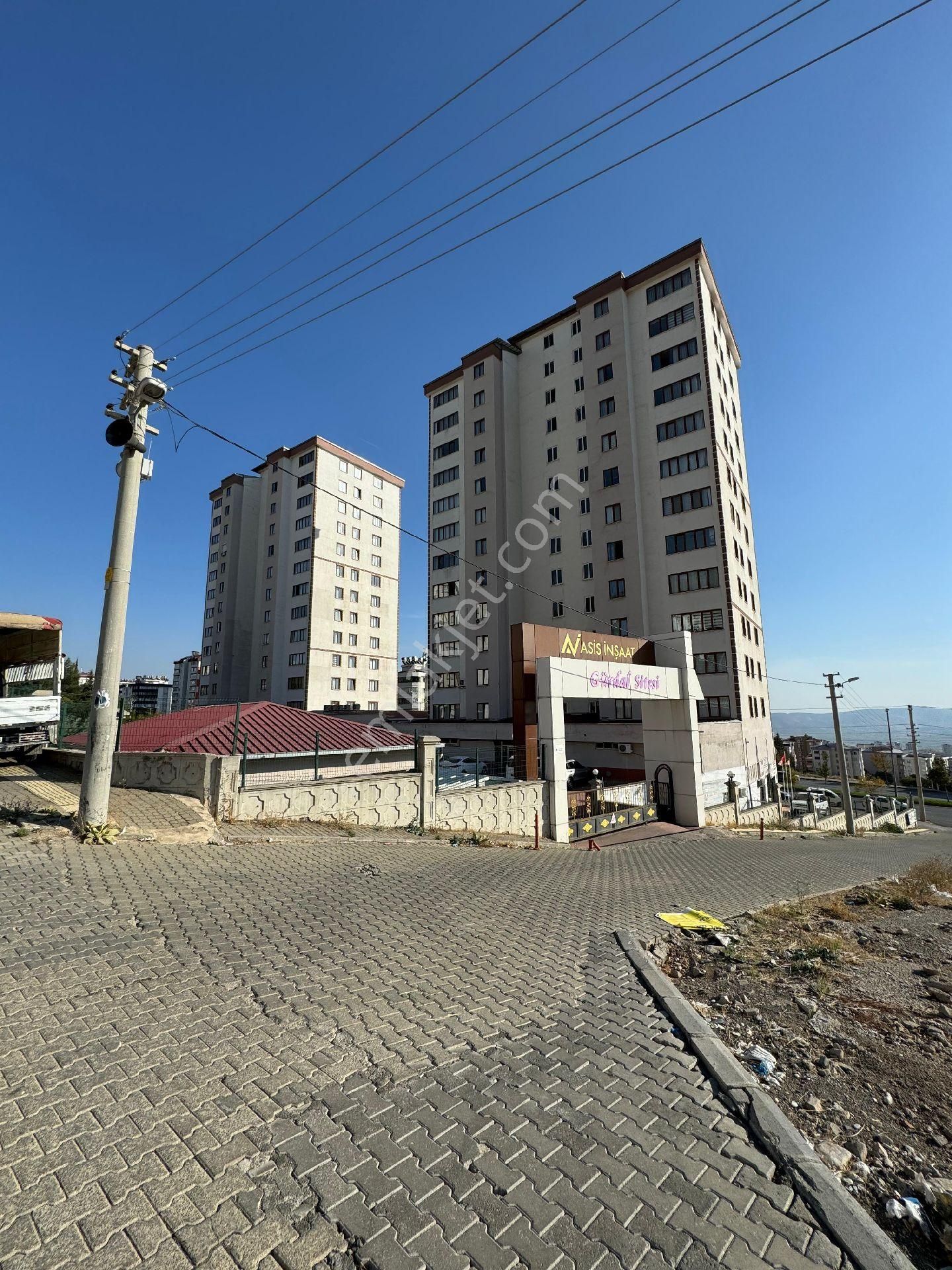 Onikişubat Hürriyet Satılık Daire PANORAmavi DEN EV GİBİ EV ISTEYENLERE HASARSIZ DAİRE. 