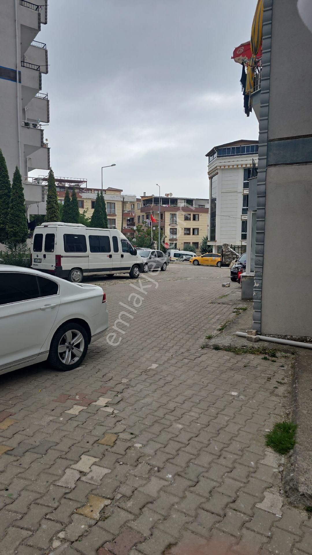 Çınarcık Çamlık Satılık Daire Üças Yapıdan Satılık 3+1