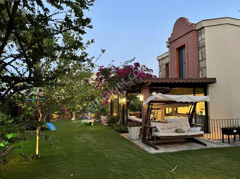 Gündoğan Merkez'de Müstakil Havuzlu Satılık Villa - Görsel 2