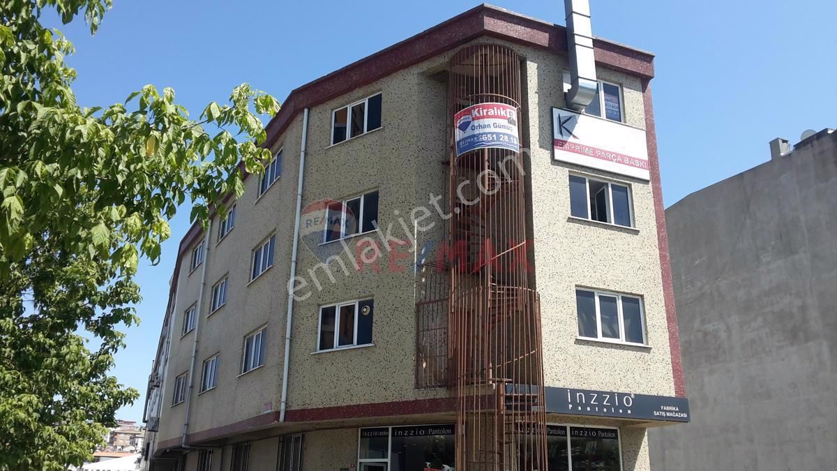 İstanbul Bağcılar Kiralık İşhanı Bağcılar Bağlar Mh.osmanpaşa Cad Cephe Kiralık 350 M2 Kat