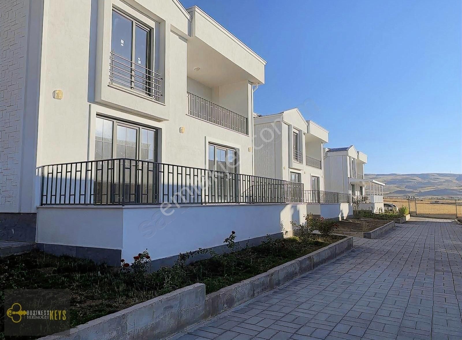 Edremit Yeni Kiralık Villa EDREMİTİN HIZLA GELİŞEN ELMALIKTA ULTRA LÜKS KİRALIK VİLLA