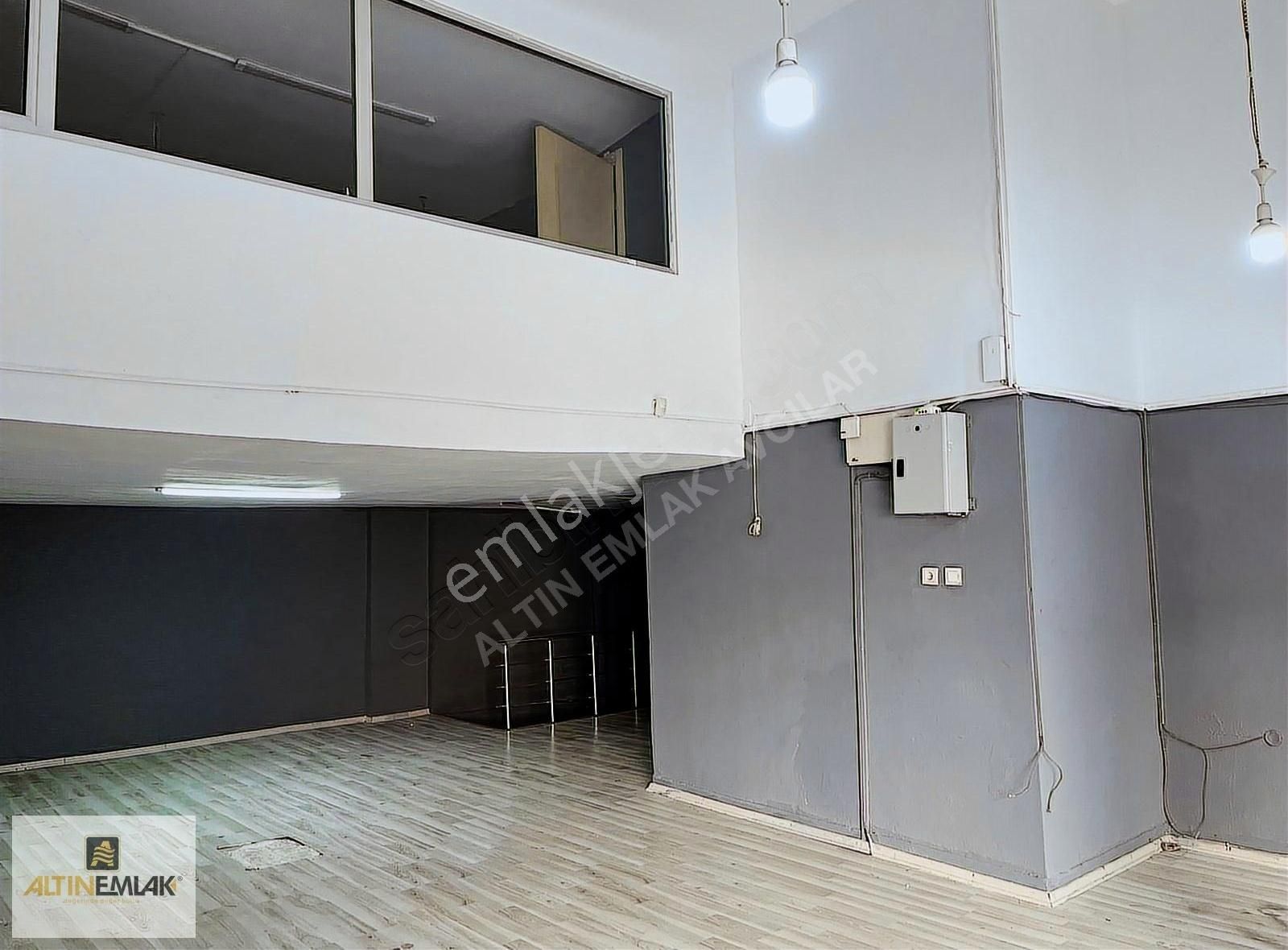 Zeytinburnu Seyitnizam Kiralık Dükkan & Mağaza Zeytinburnu Seyitnizam Mah 3 Katlı Geniş Dükkan