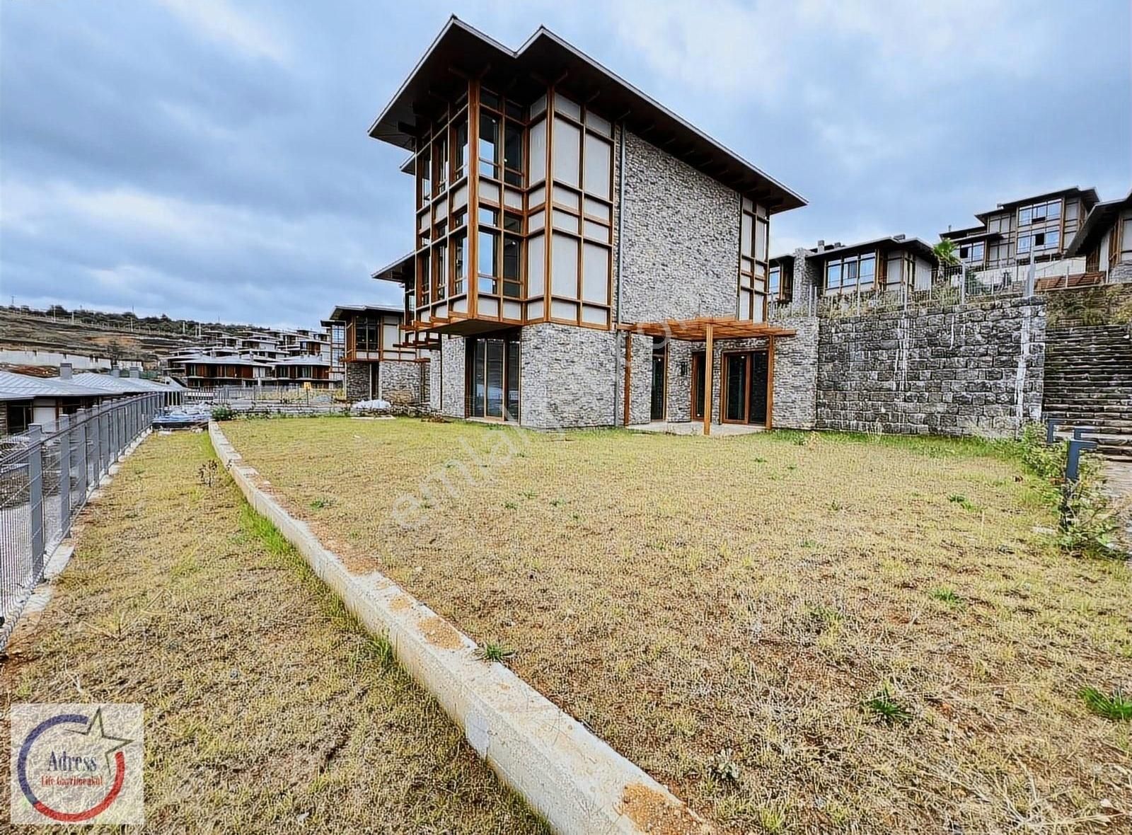 Beykoz Riva Satılık Villa ADRESS LIFE'DAN DÜŞLER VADİSİ RİVA'DA E1 TİPİ 4'5+1 286M2 FIRSAT