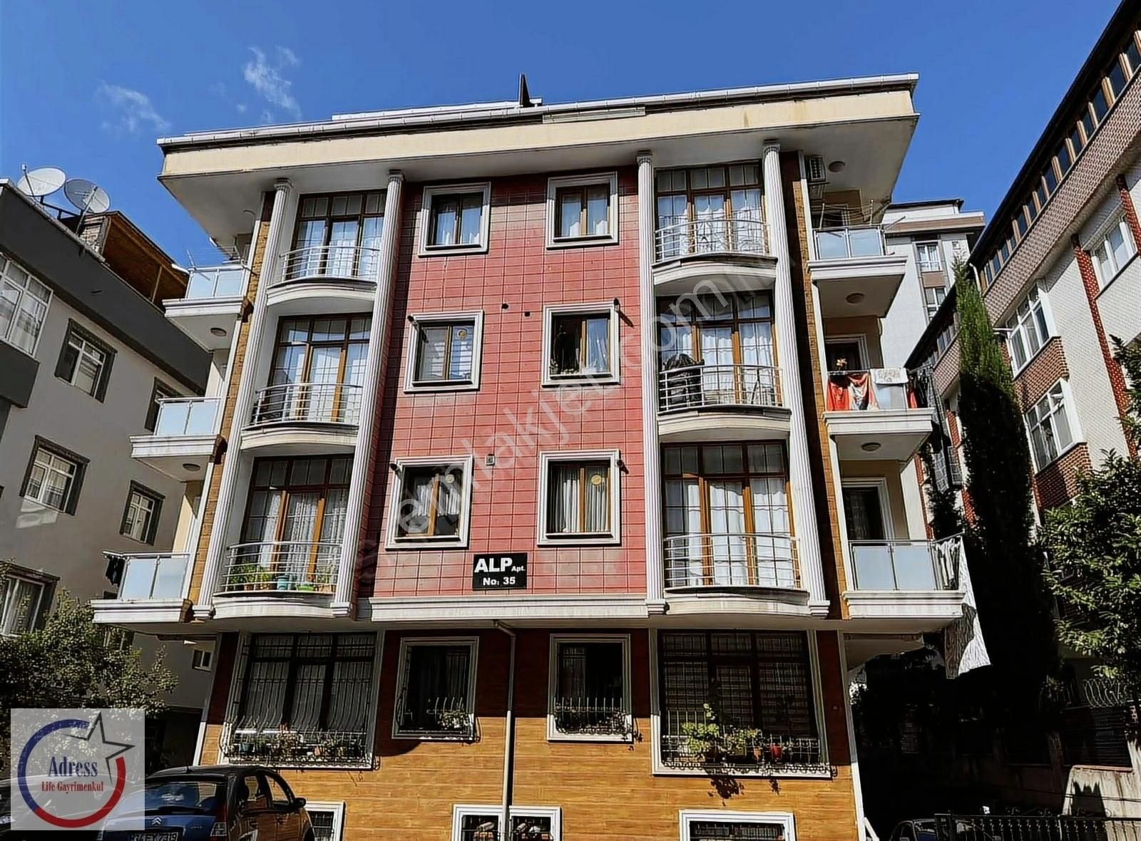 Ümraniye Mehmet Akif Satılık Daire ELALMIŞ CAD.AZ KATLI BİNADA ARAKAT 3+1 SATILIK DAİRE