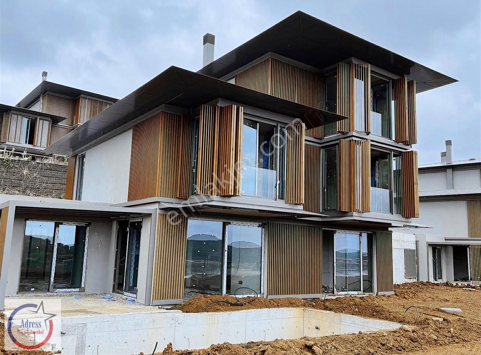 Beykoz Riva Satılık Villa ADRESS LİFE'DEN DÜŞLER VADİSİ RİVA'DA F TİPİ 7+1 434M2 FIRSAT..