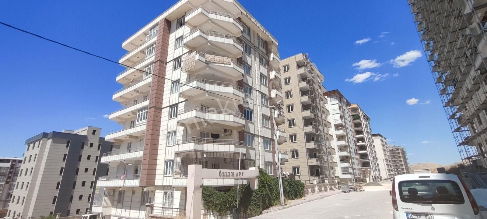 Karaköprü Doğukent Satılık Daire CADDE 17 EMLAKTAN 3+1 ARAKAT DAİRE