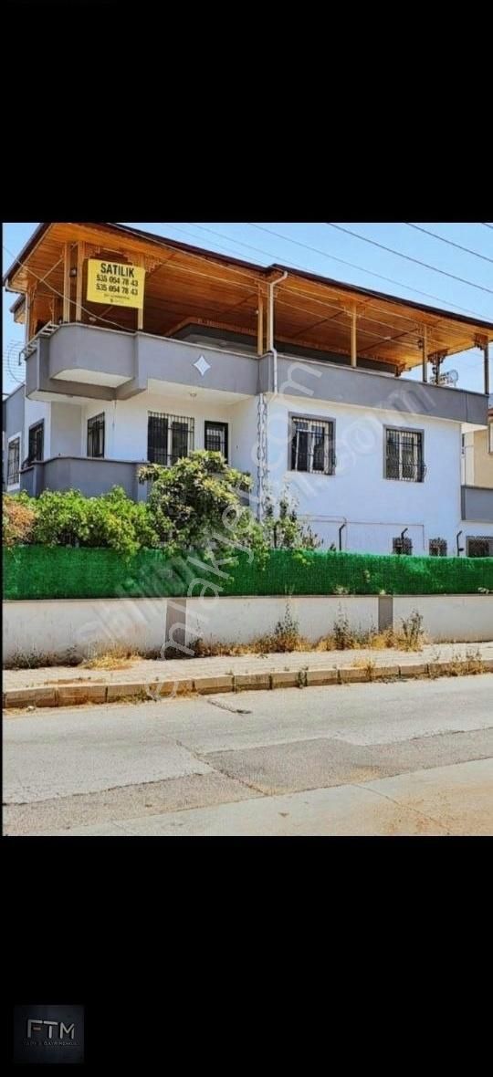 Şehitkamil Burak Satılık Villa gazikent burak mahallesinde 3 katlı bahçeli tripleks villa