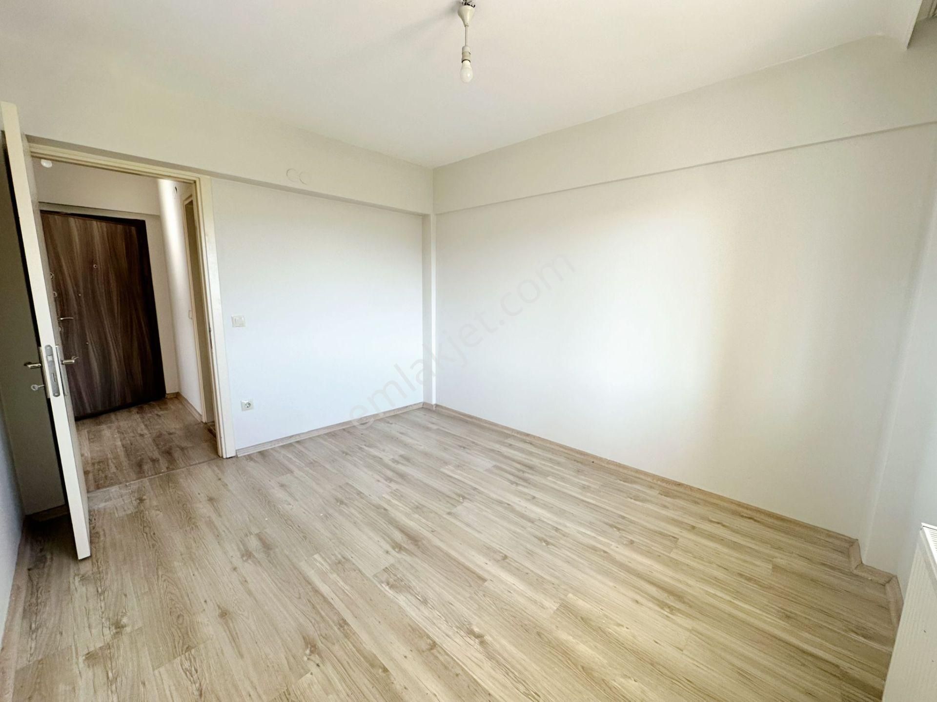 Mevlana Palmiye Evleri'nde Kiralık 1+1 Geniş Daire - Görsel 32