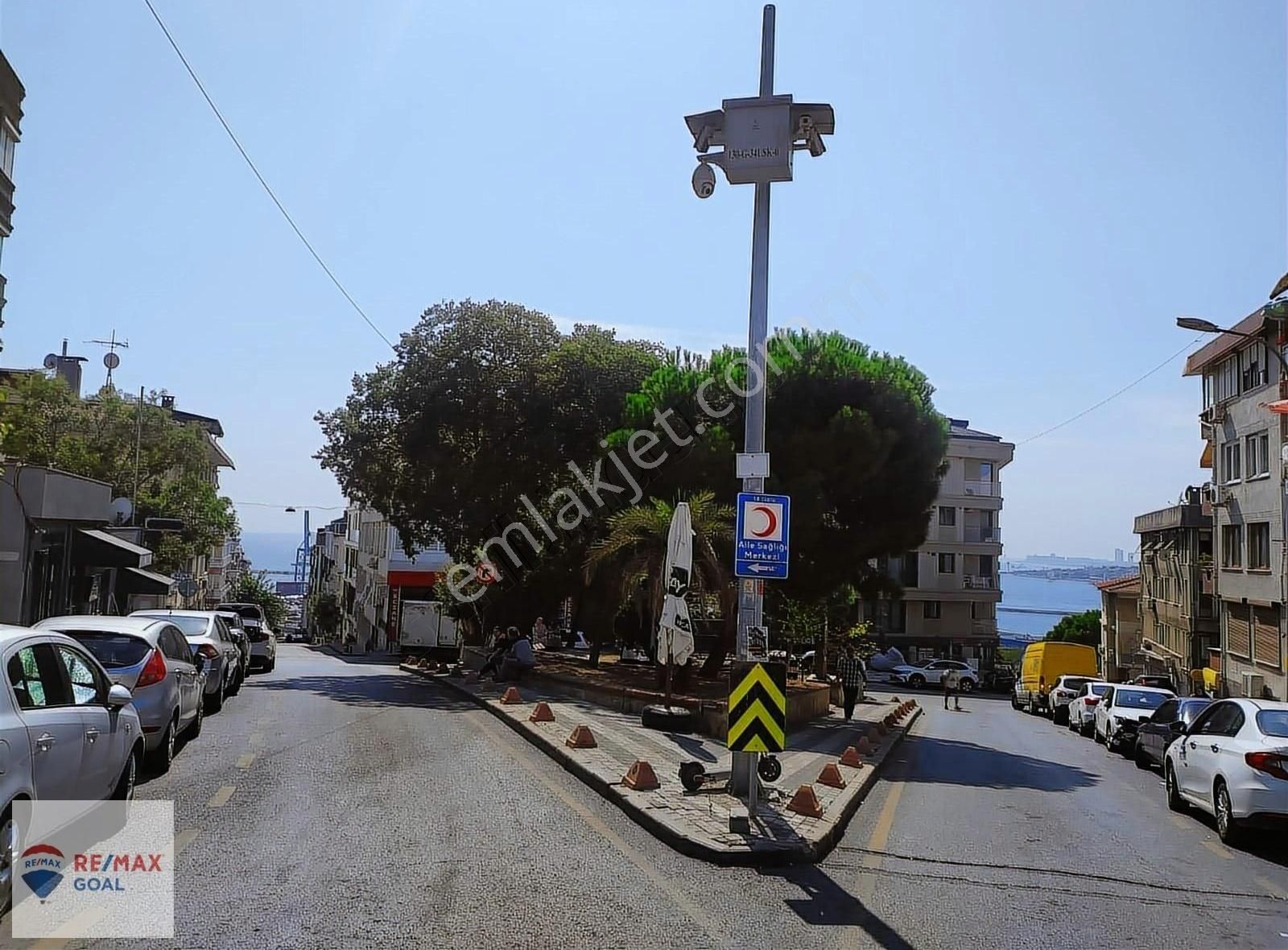 Üsküdar Selimiye Satılık Daire Üsküdar'ın Kalbi Selimiye ÇİÇEKÇİ de ÖNÜ AÇIK, FERAH 2+1 DAİRE