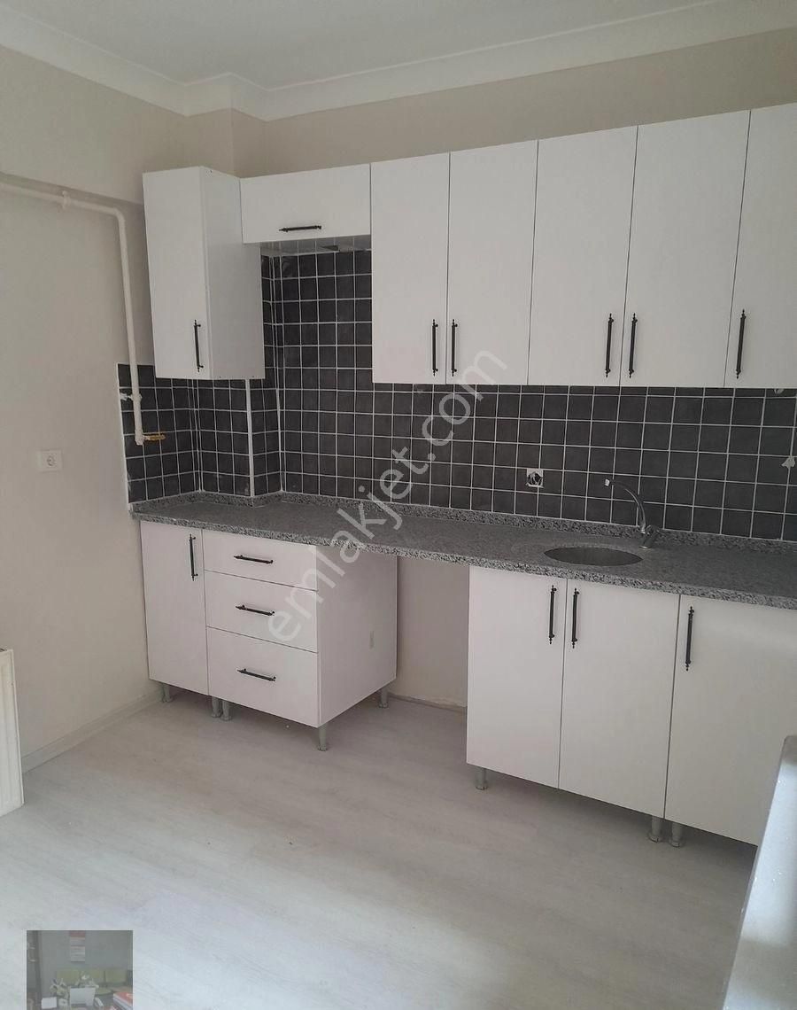 Lüleburgaz Özerler Satılık Daire LÜLEBURGAZ ÖZERLER MAH. SATILIK 103 M2 2+1 DAİRE ÇARŞI İÇİ