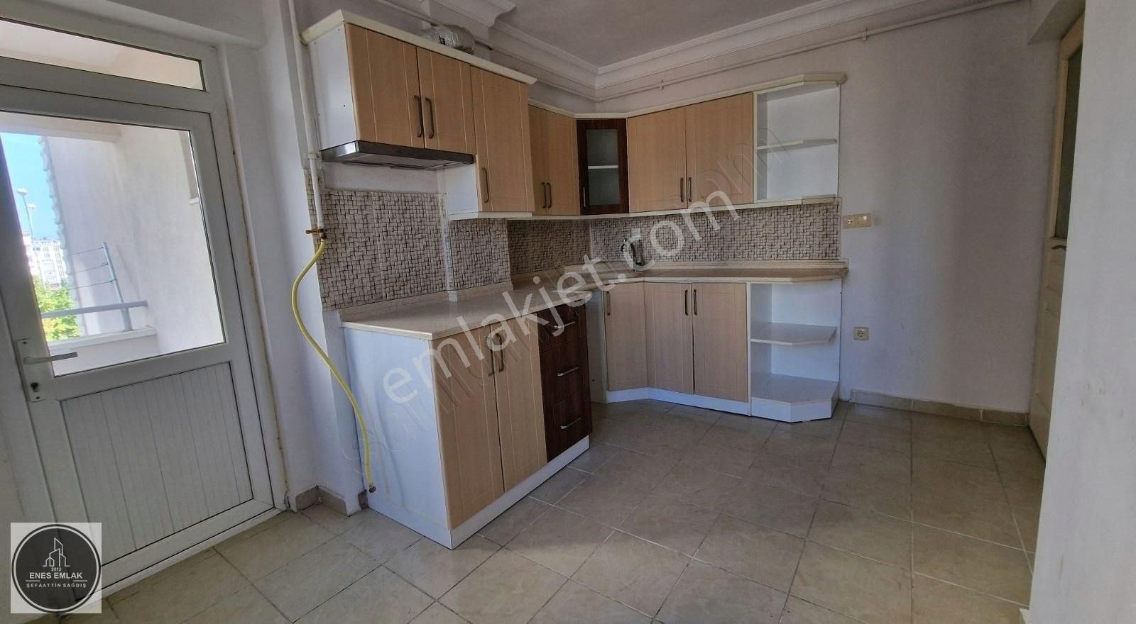 Atakum Yenimahalle Kiralık Daire ENES EMLAKTAN SİTE İÇERİSİNDE CAĞALOĞLUNA CEPHE KİRALIK DAİRE.