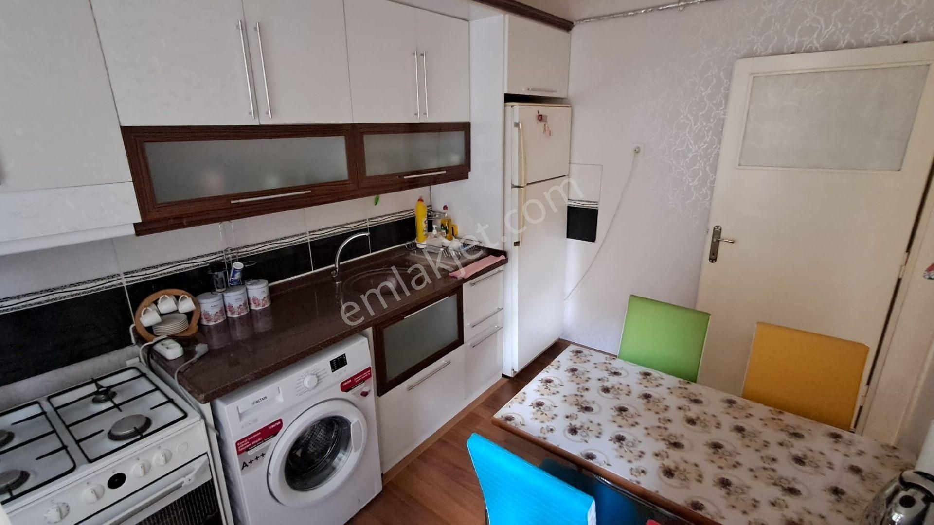 Meram Sahibiata Satılık Daire  SAHİPATA MAHALLESİNDE ARAKAT BAKIMLI 3+1 SATILIK DAİRE