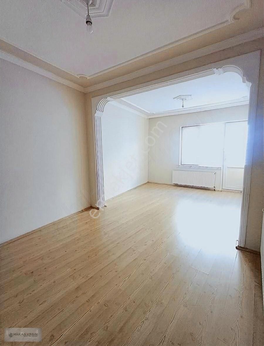 Tepebaşı Ömerağa Kiralık Daire Merkezde Kiralık 2+1 Daire Espark'a 15 Dak. Hatboyuna 1 Dak.