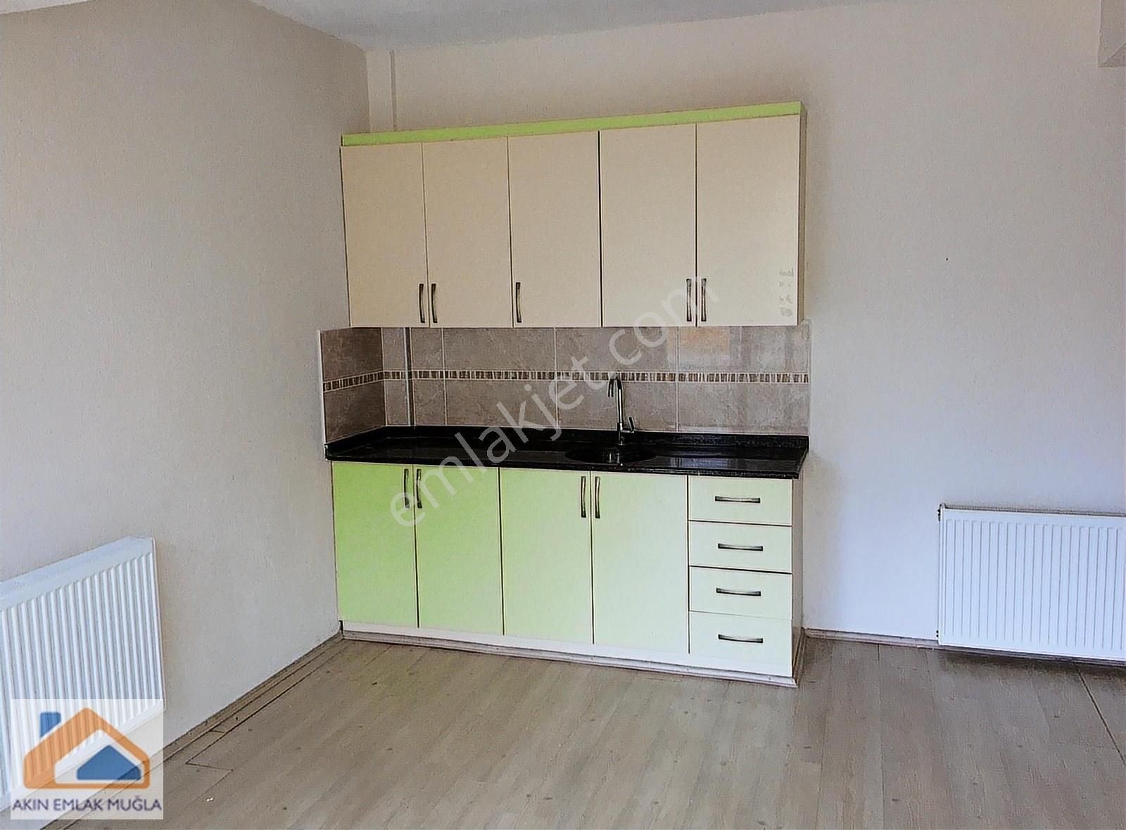 Menteşe Gülağzı Satılık Villa Gülağzında Satılık 3 katlı 4+1 müstakil Triplex Villa