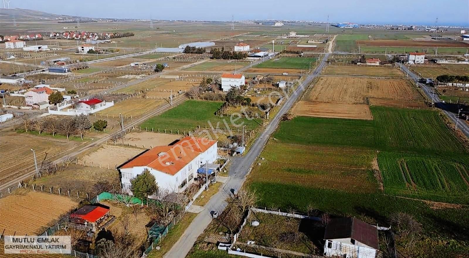 Silivri Değirmenköy Fevzipaşa Satılık Konut İmarlı MUTLU EMLAK 1520 METRE 035 İMAR GÜNEY CEPHE NET ARSA 20 DAİRELİK