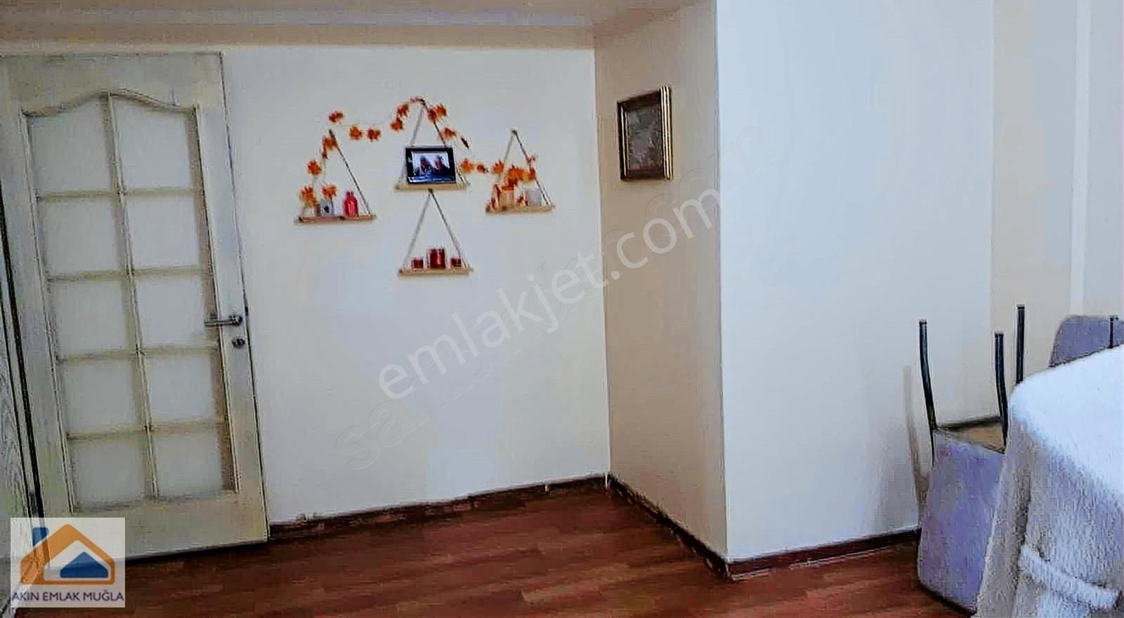 Menteşe Emirbeyazıt Satılık Daire Emirbeyazıt Anadolu Lisesi yanı 2+1 kombili Bodrum kat satılık