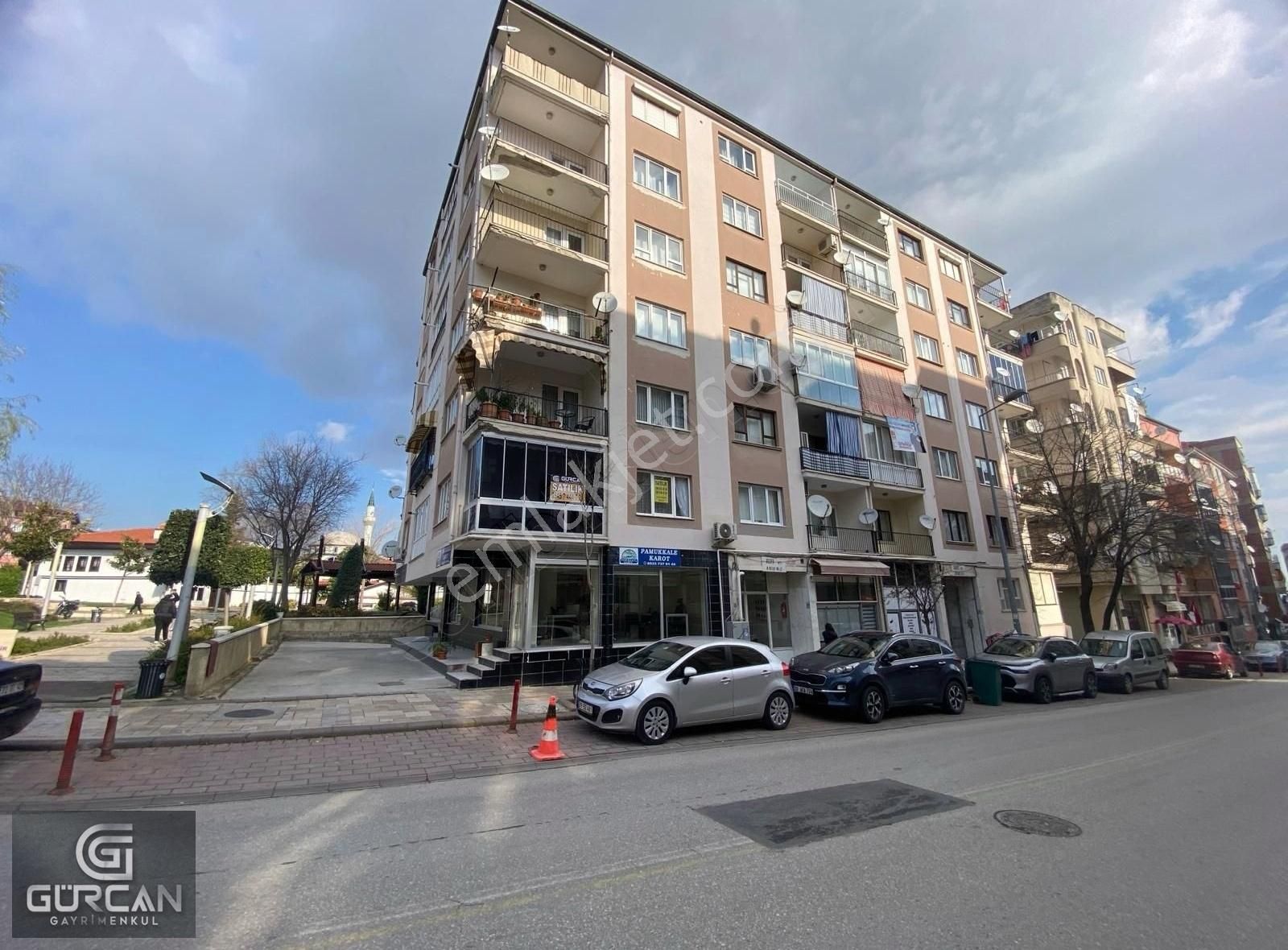 Pamukkale Atalar Satılık Daire **EMEK CADDESİ** PARK MANZARALI , TADİLATLI MASRAFSIZ DAİRE