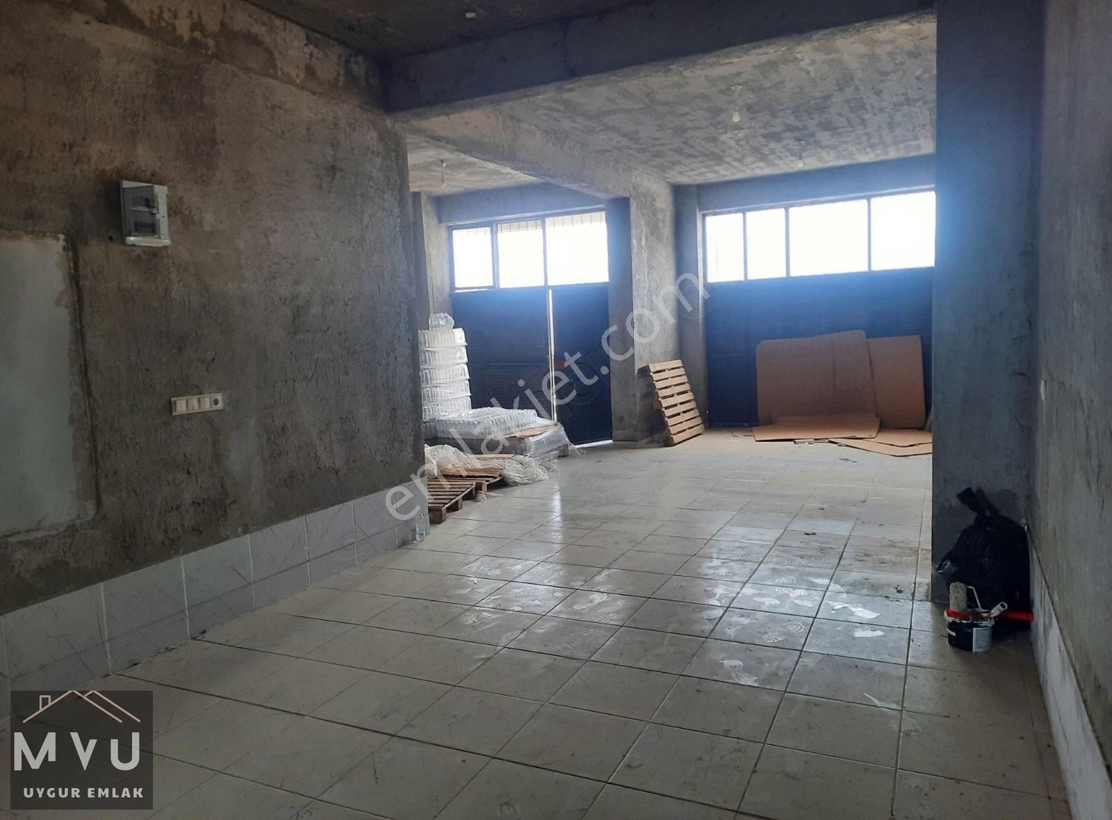450 M2 Kullanım Alanlı Dükkan - Görsel 3