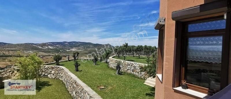 Foça Yenibağarası Satılık Villa ESKİ FOÇA'DA DENİZ MANZARALI 6+2 MUHTEŞEM VİLLA