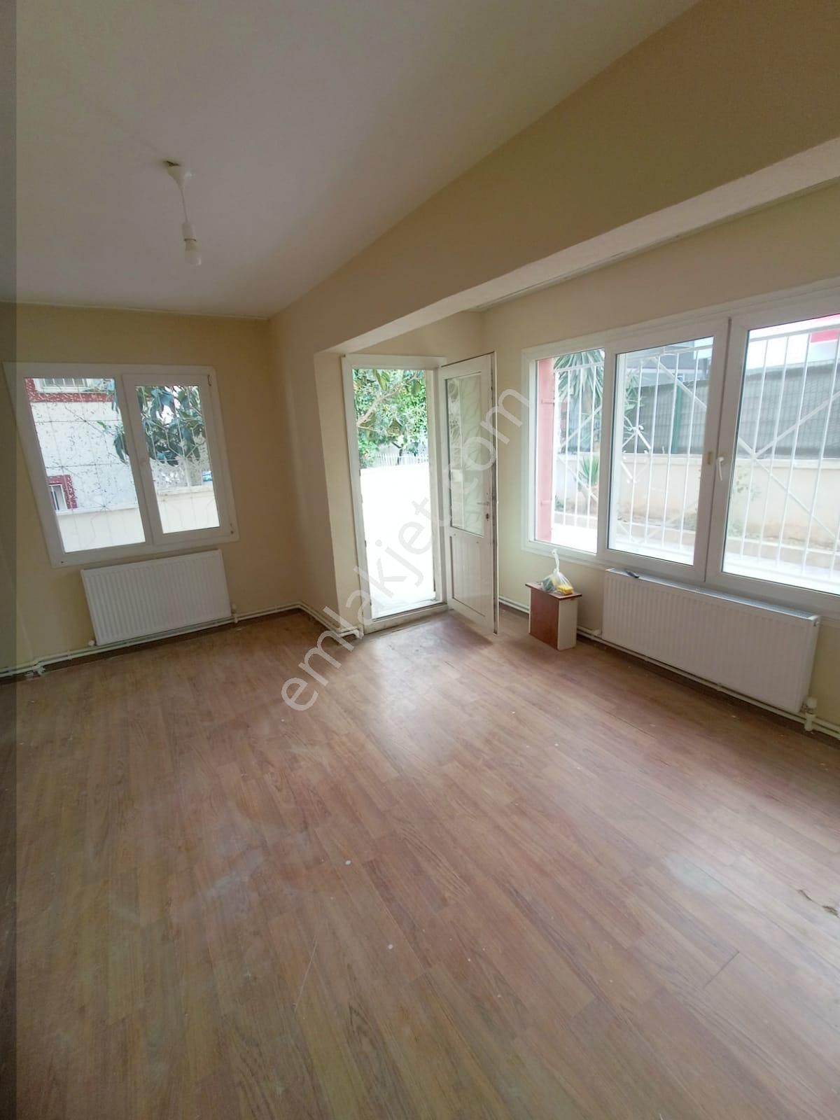 Buca Yiğitler Kiralık Daire  ŞİRİNYER MERKEZDE METROYA YÜRÜME MESAFWSİNDE 2+1 AÇIK MUTFAK KİRALIK DAİRE