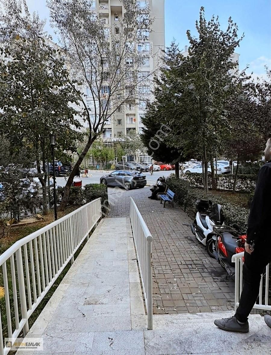 Başakşehir Kayabaşı Satılık Daire KAYAŞEHİR 10. BÖLGEDE TADİLATLI TEMİZ ACİLLL SATILIK DAİRE