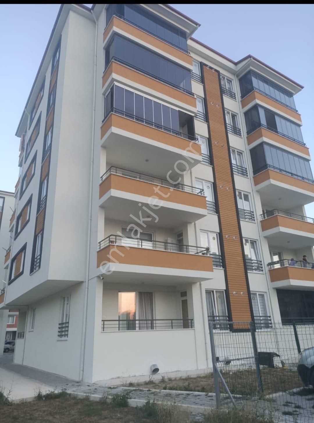 Suluova Yeni Satılık Daire   AMASYA SULUOVA YENİ MAHALLE KENT PAYİDAR' DA SATILIK 2+1 ZEMİN KAT DAİRE